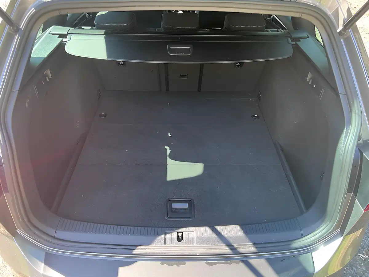 Used 2016 Volkswagen Golf Gtd Grey - Interior and Exterior details 11