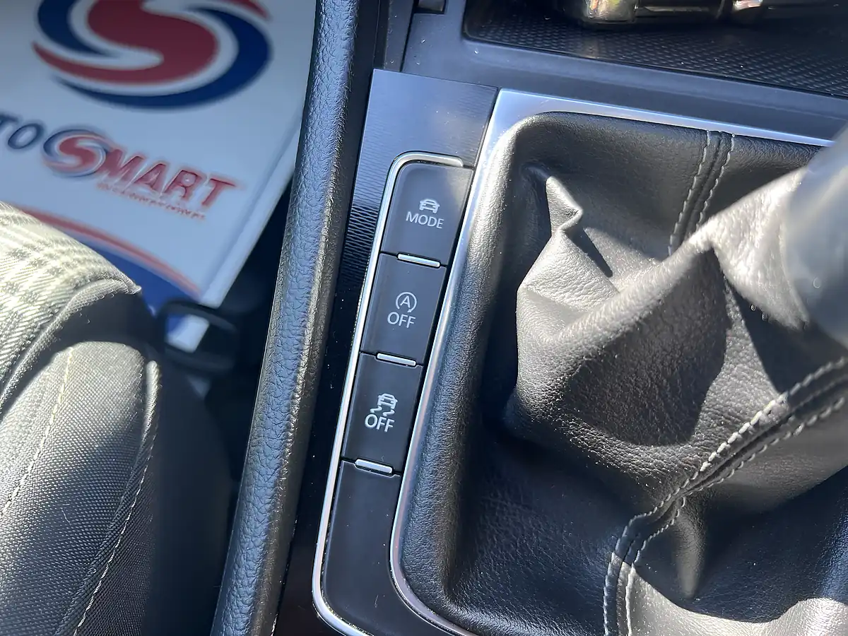 Used 2016 Volkswagen Golf Gtd Grey - Interior and Exterior details 16