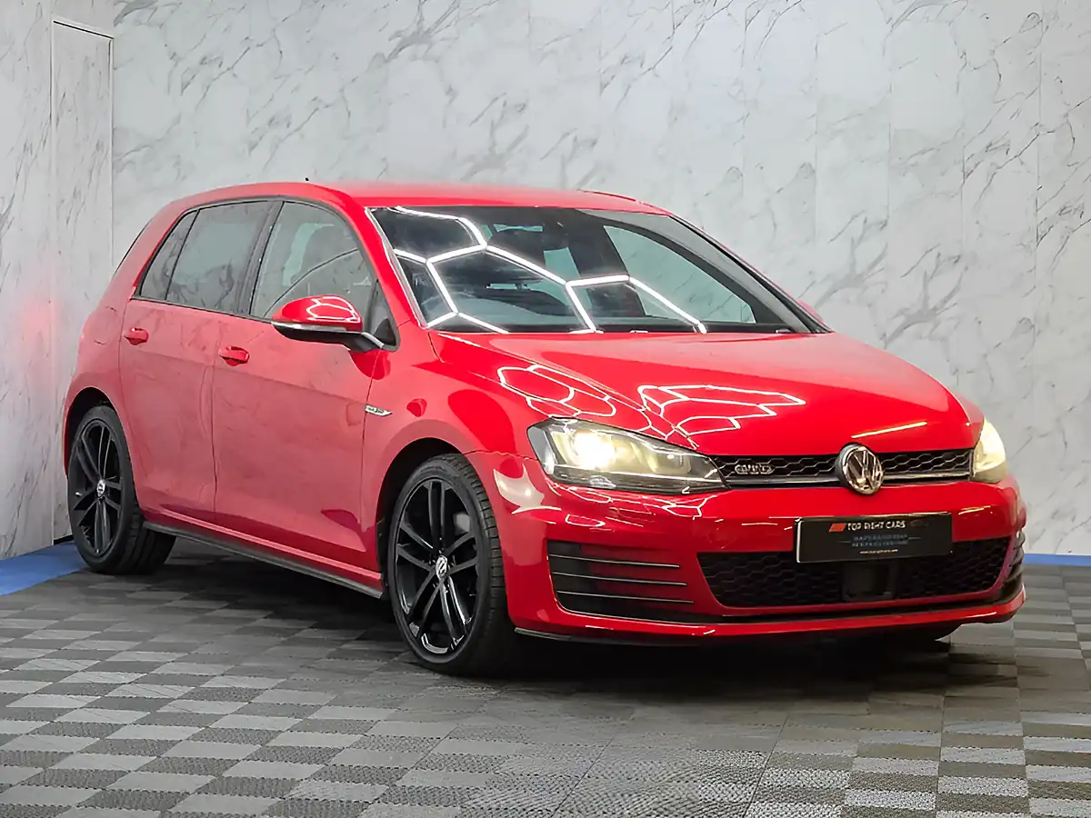 Used 2016 Volkswagen Golf Gtd Red - Front View