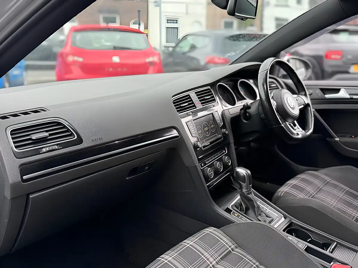 Used 2016 Volkswagen Golf Gtd Silver - Interior and Exterior details 14