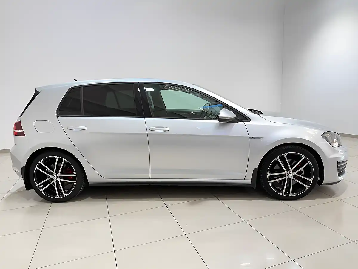 Used 2016 Volkswagen Golf Gtd Silver - Interior and Exterior details 10
