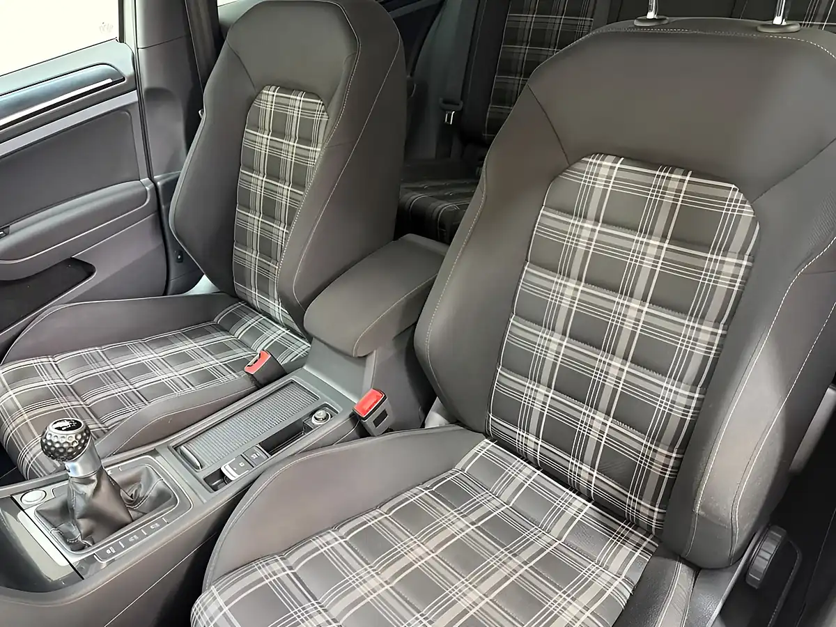 Used 2016 Volkswagen Golf Gtd Silver - Interior and Exterior details 14