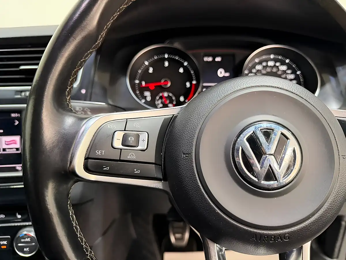 Used 2016 Volkswagen Golf Gtd Silver - Interior and Exterior details 17