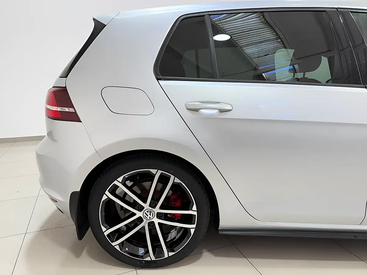 Used 2016 Volkswagen Golf Gtd Silver - Interior and Exterior details 9