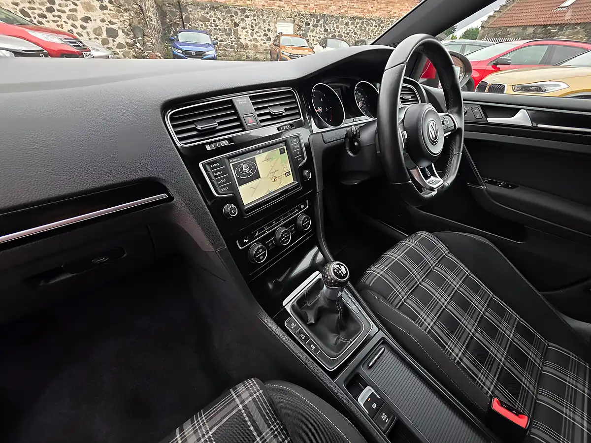 Used 2016 Volkswagen Golf Gtd Tornado Red - Interior and Exterior details 11