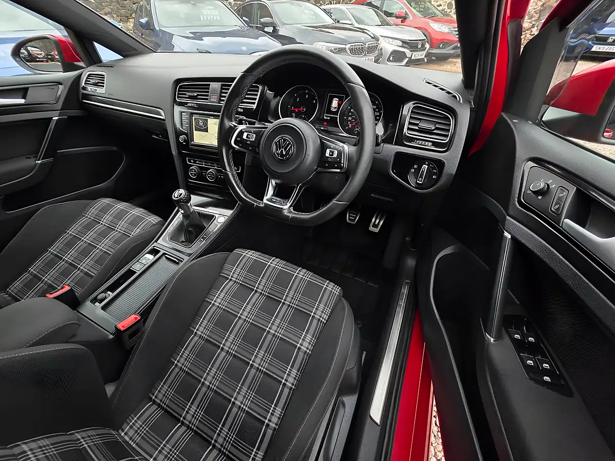 Used 2016 Volkswagen Golf Gtd Tornado Red - Interior and Exterior details 8