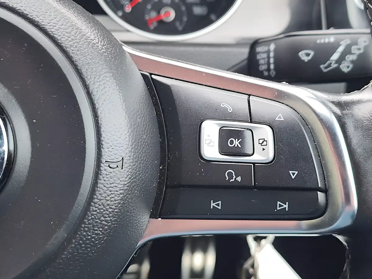 Used 2016 Volkswagen Golf Gtd White - Interior and Exterior details 16