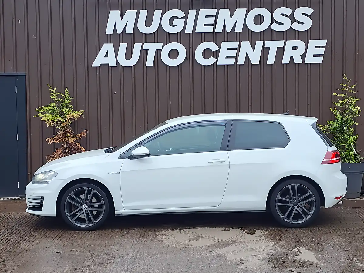 Used 2016 Volkswagen Golf Gtd White - Interior and Exterior details 4