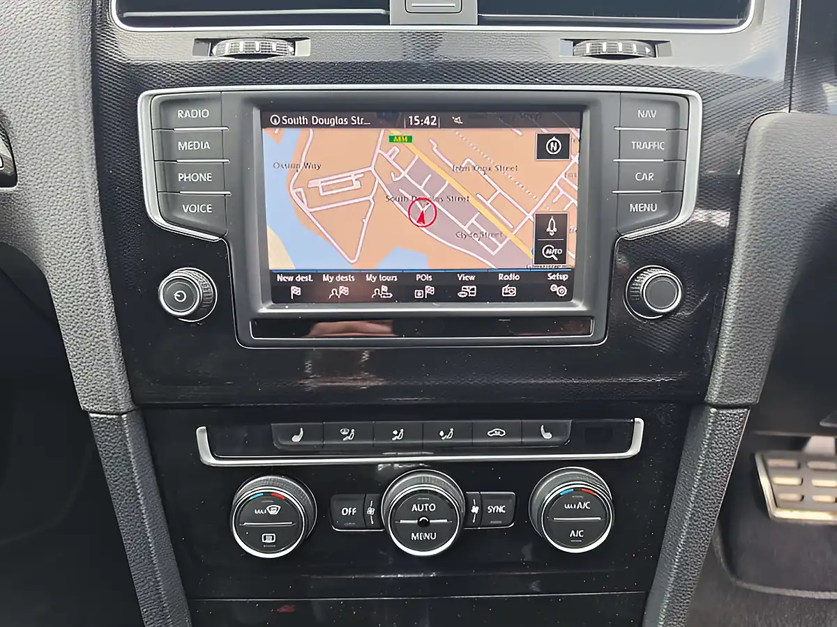 Used 2016 Volkswagen Golf Gtd White - Interior and Exterior details 10