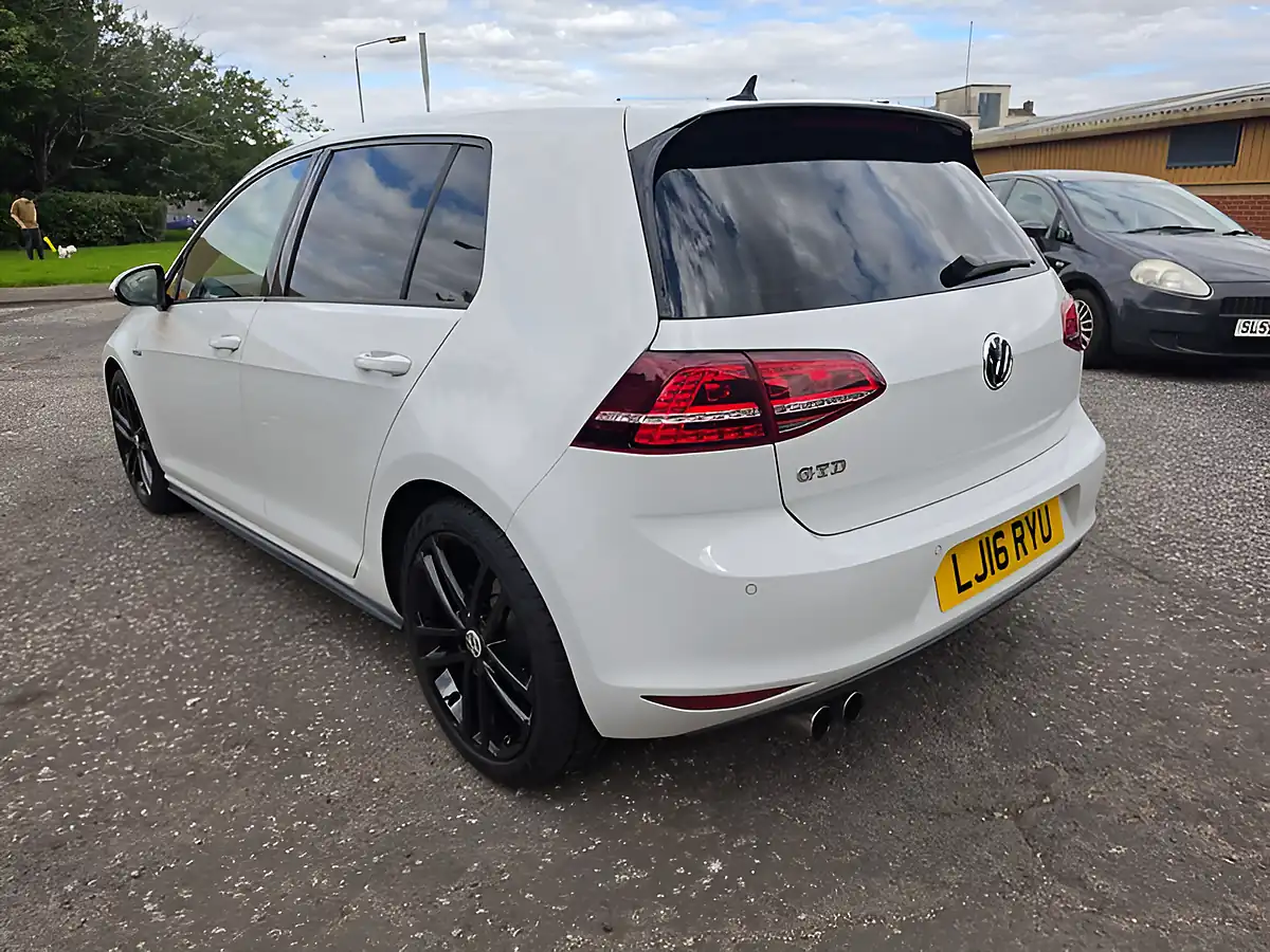 Used 2016 Volkswagen Golf Gtd White - Interior and Exterior details 14