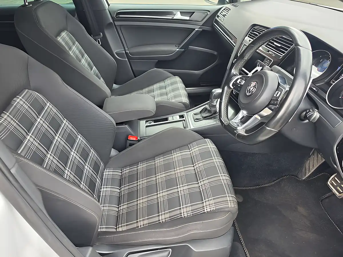 Used 2016 Volkswagen Golf Gtd White - Interior and Exterior details 17
