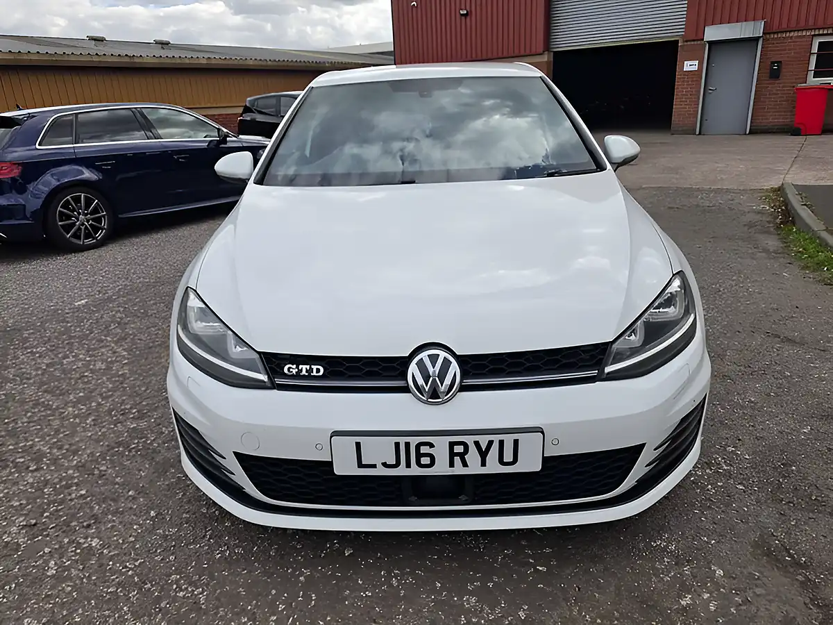Used 2016 Volkswagen Golf Gtd White - Interior and Exterior details 2