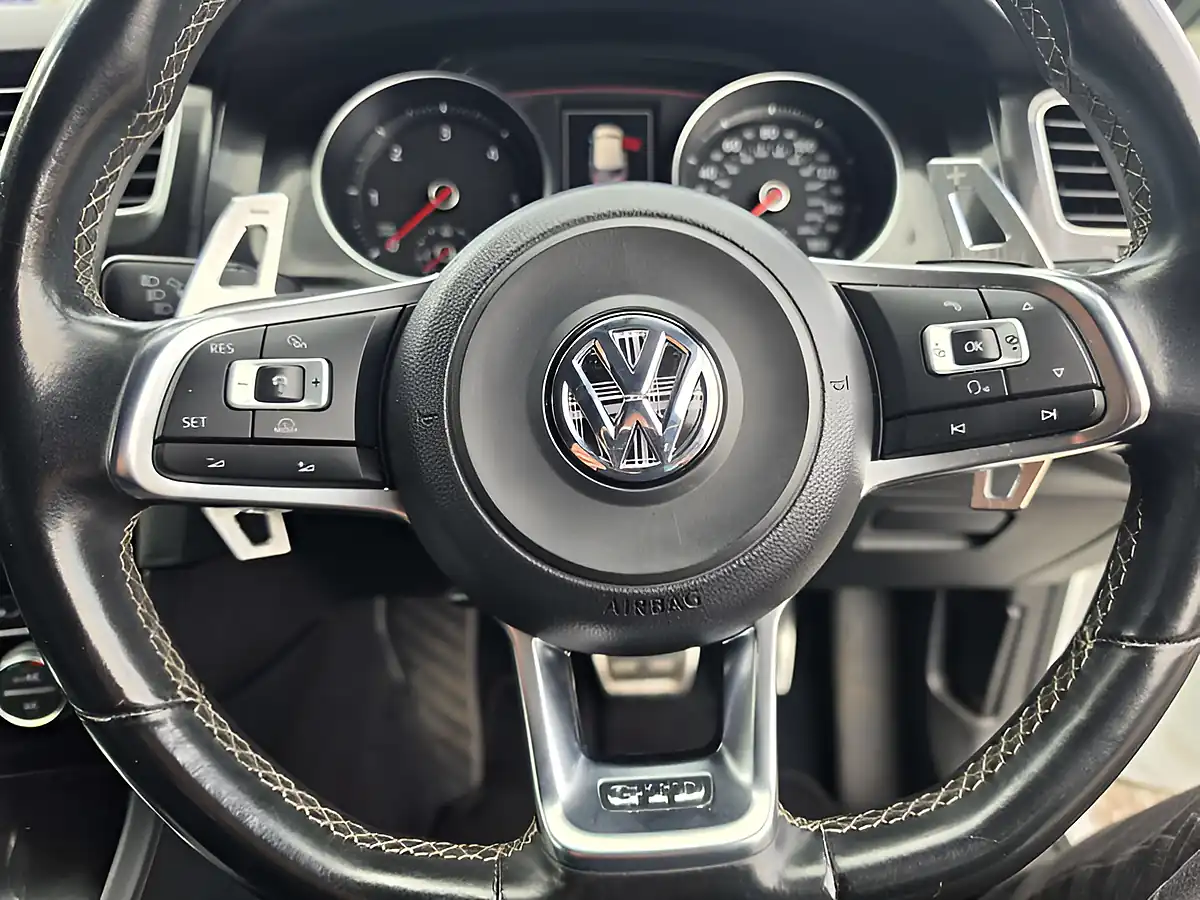 Used 2016 Volkswagen Golf Gtd White - Interior and Exterior details 20