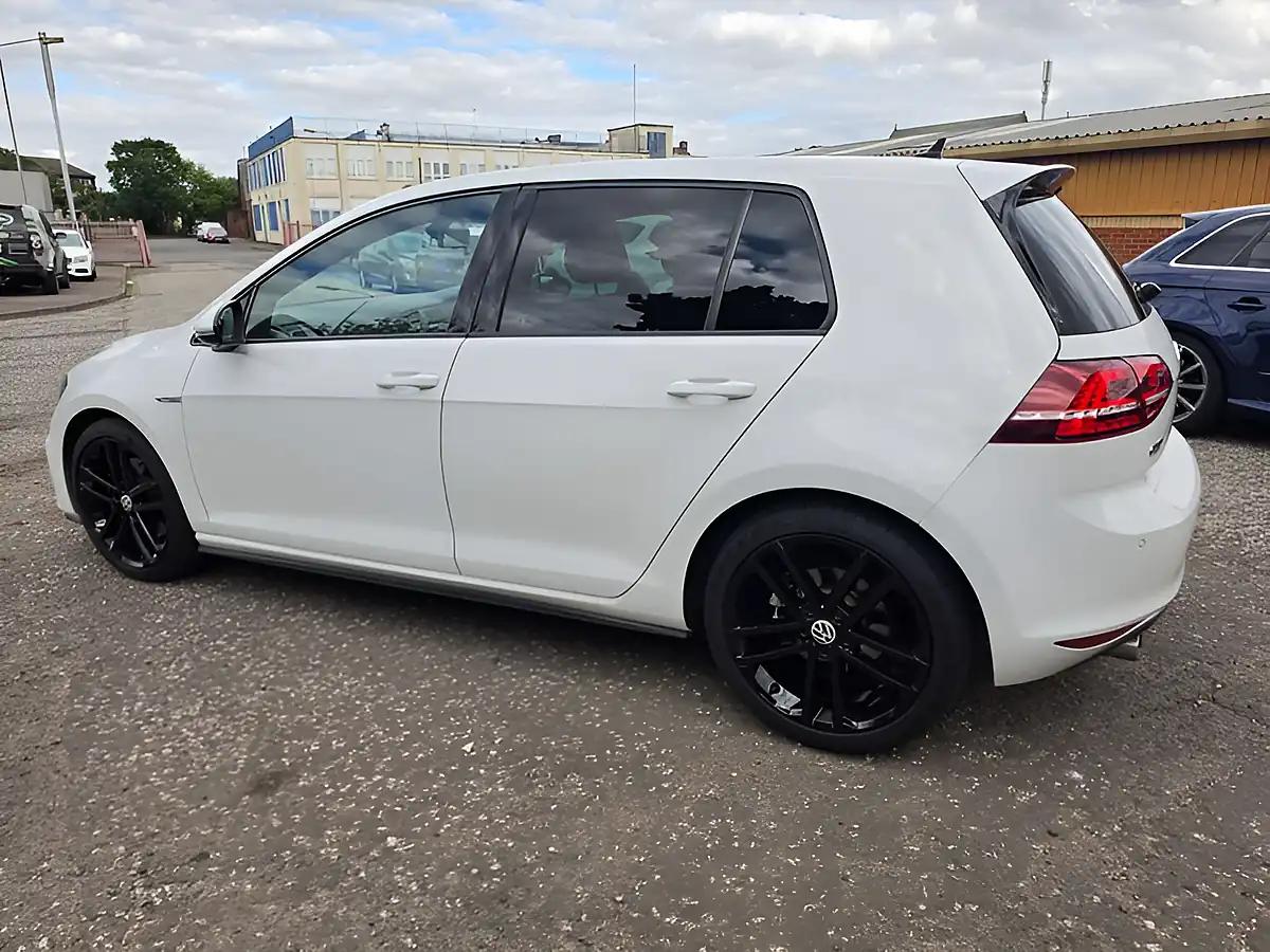 Used 2016 Volkswagen Golf Gtd White - Interior and Exterior details 7