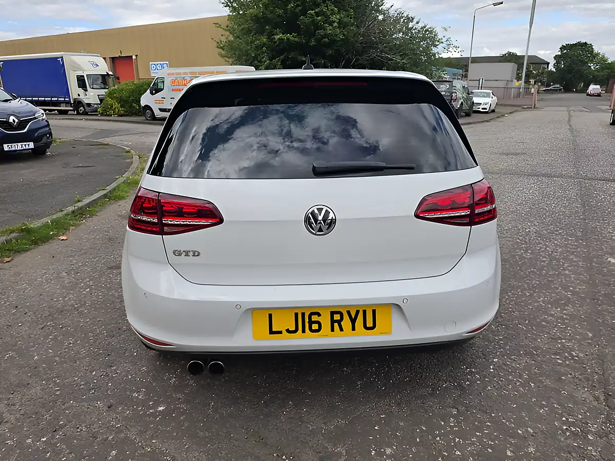 Used 2016 Volkswagen Golf Gtd White - Interior and Exterior details 9