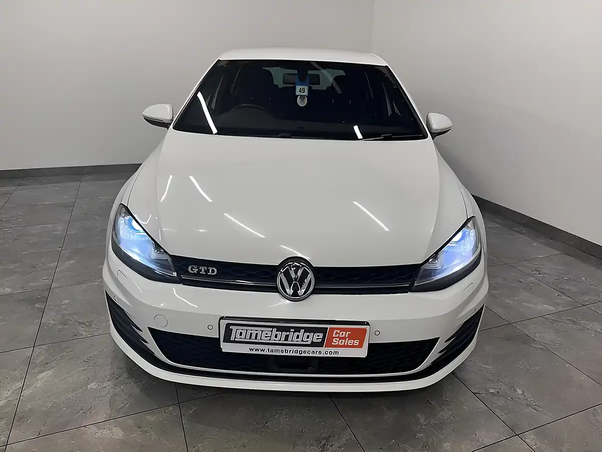 Used 2016 Volkswagen Golf Gtd White - Interior and Exterior details 3