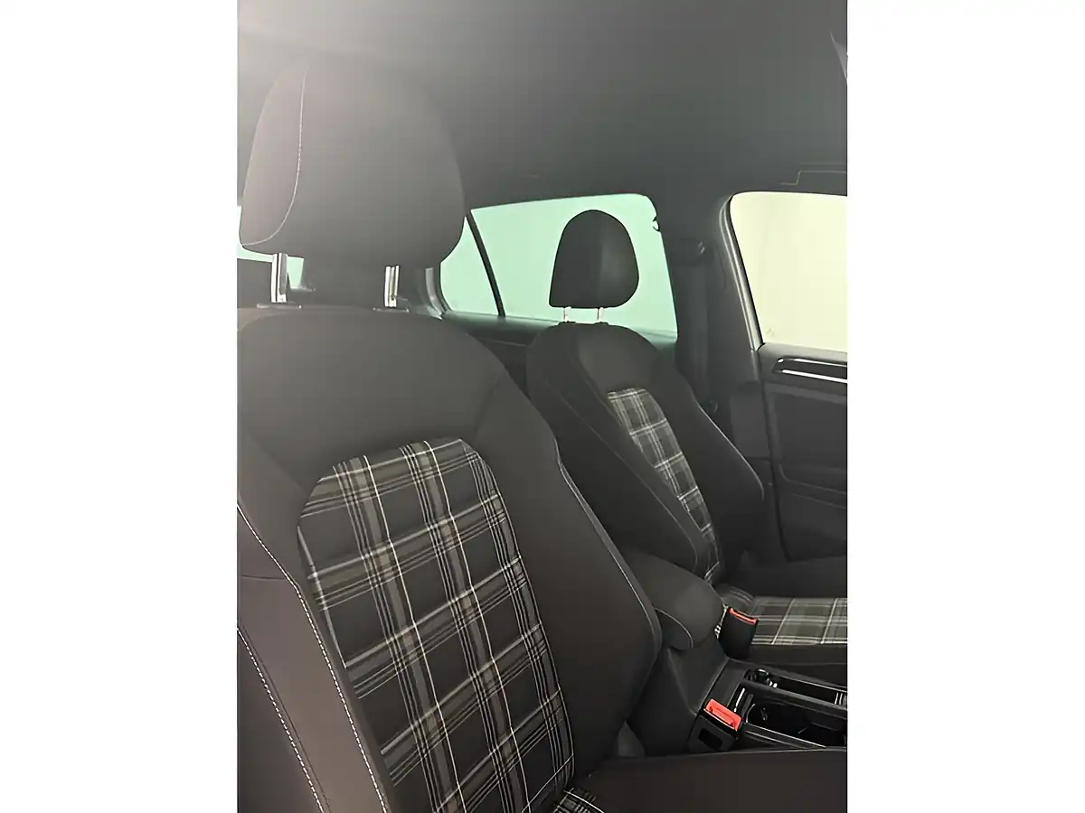 Used 2016 Volkswagen Golf Gtd White - Interior and Exterior details 9