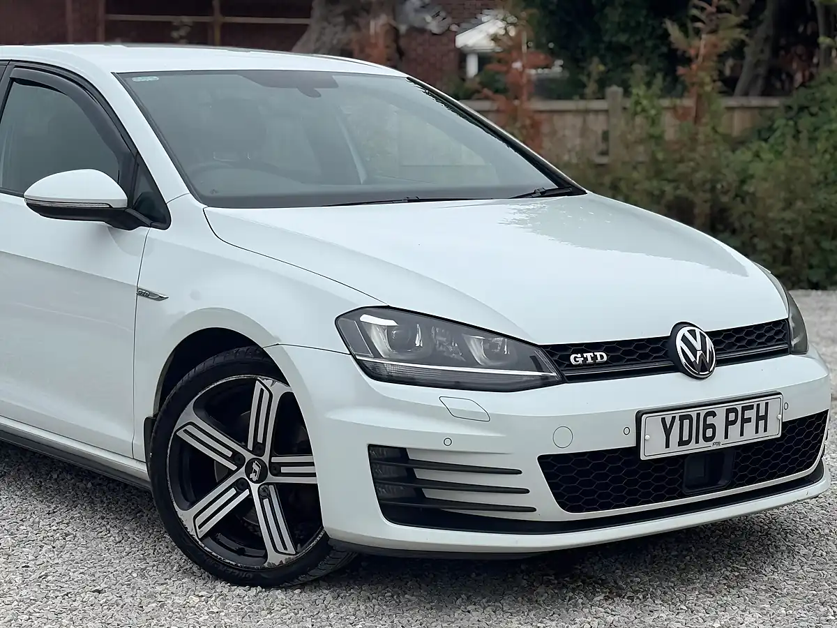 Used 2016 Volkswagen Golf Gtd White - Interior and Exterior details 16