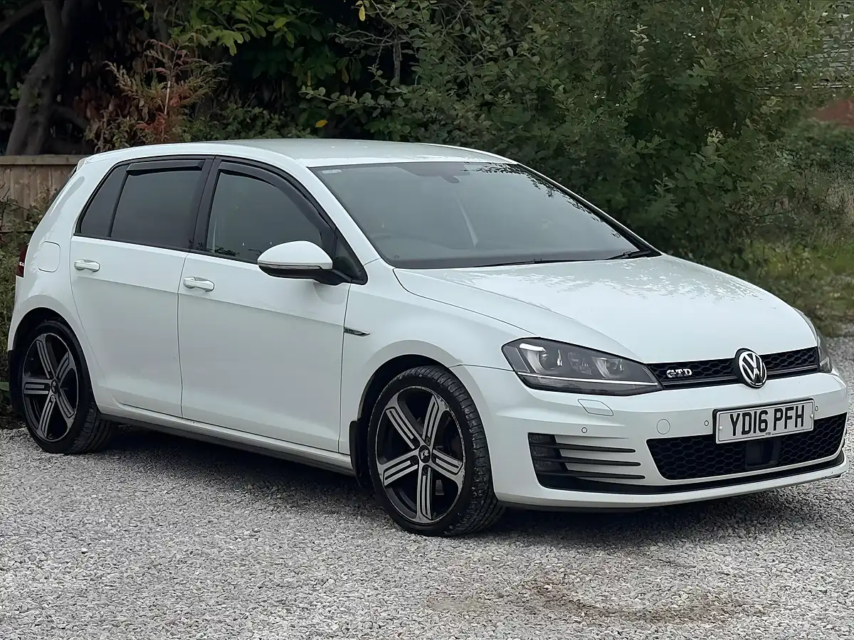 Used 2016 Volkswagen Golf Gtd White - Interior and Exterior details 3