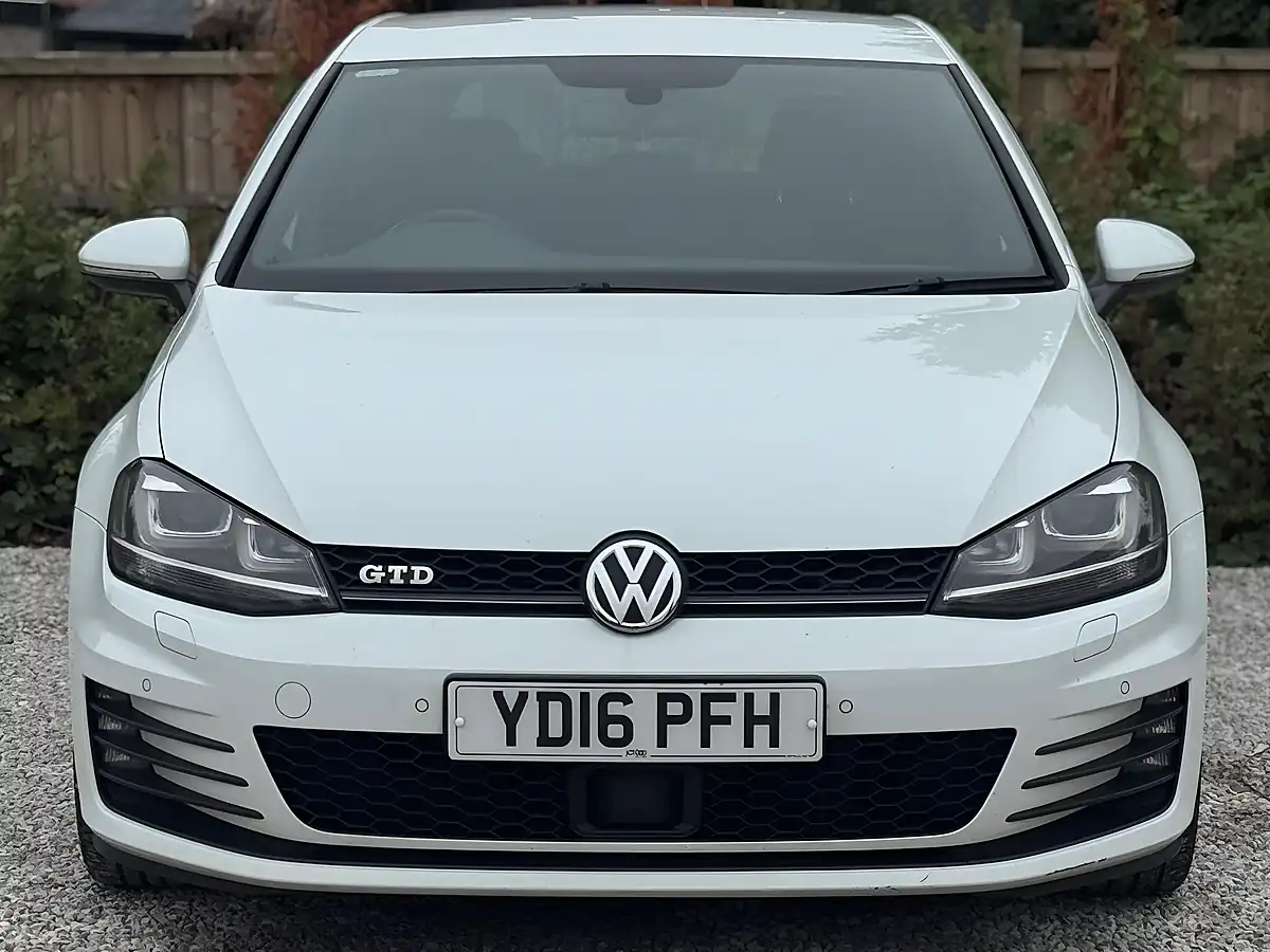 Used 2016 Volkswagen Golf Gtd White - Interior and Exterior details 5