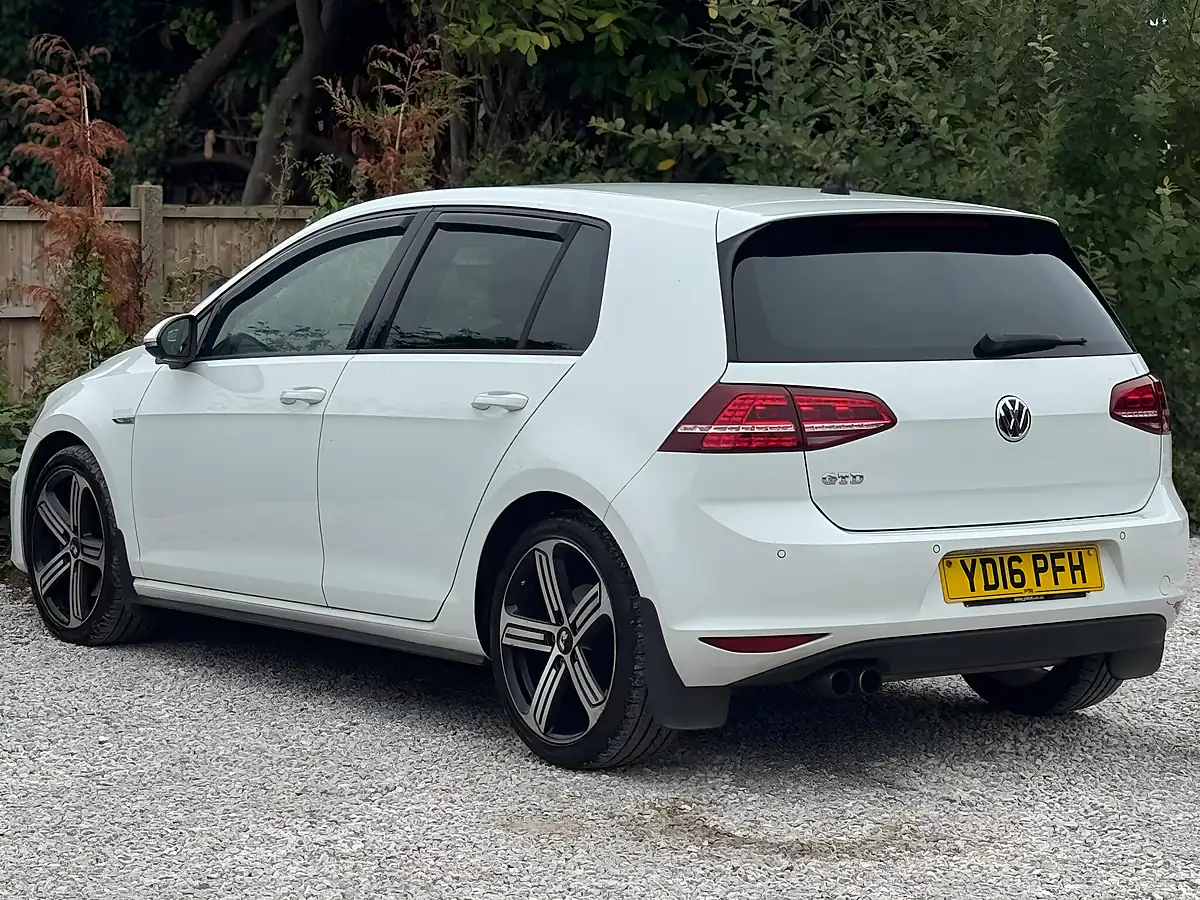 Used 2016 Volkswagen Golf Gtd White - Interior and Exterior details 7
