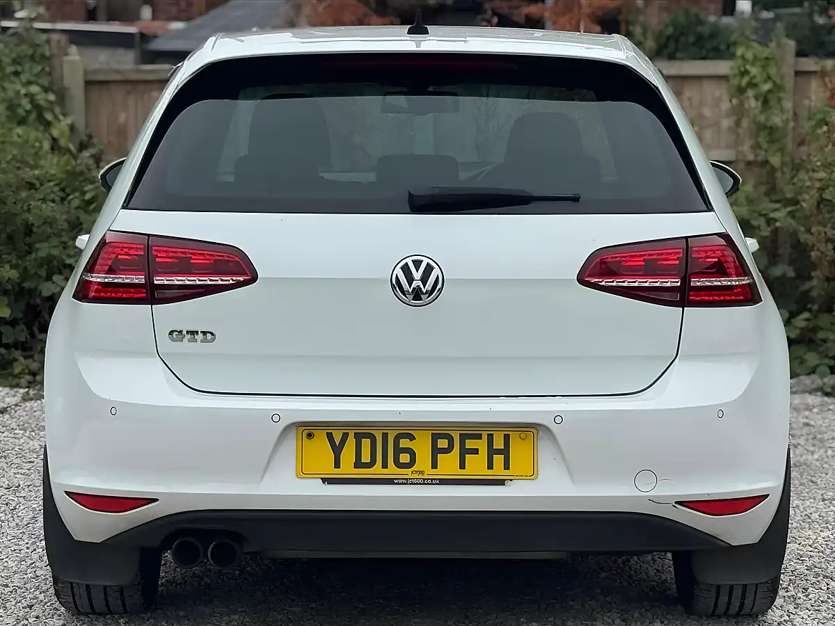 Used 2016 Volkswagen Golf Gtd White - Interior and Exterior details 9