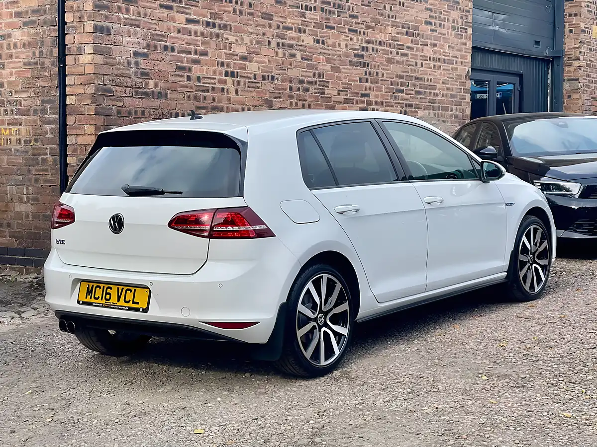 Used 2016 Volkswagen Golf Gte 5dr Dsg [nav] White - Interior and Exterior details 6