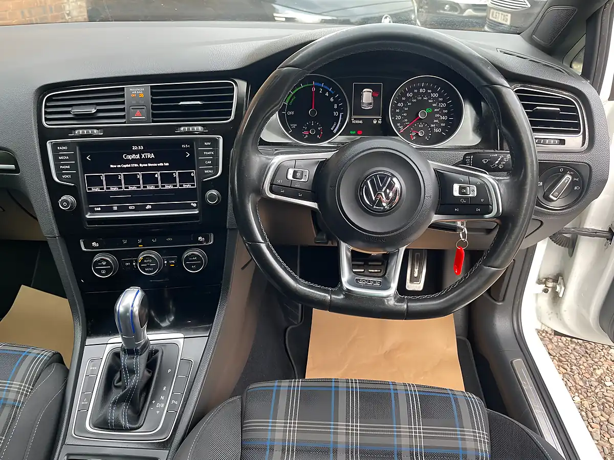 Used 2016 Volkswagen Golf Gte 5dr Dsg [nav] White - Interior and Exterior details 7