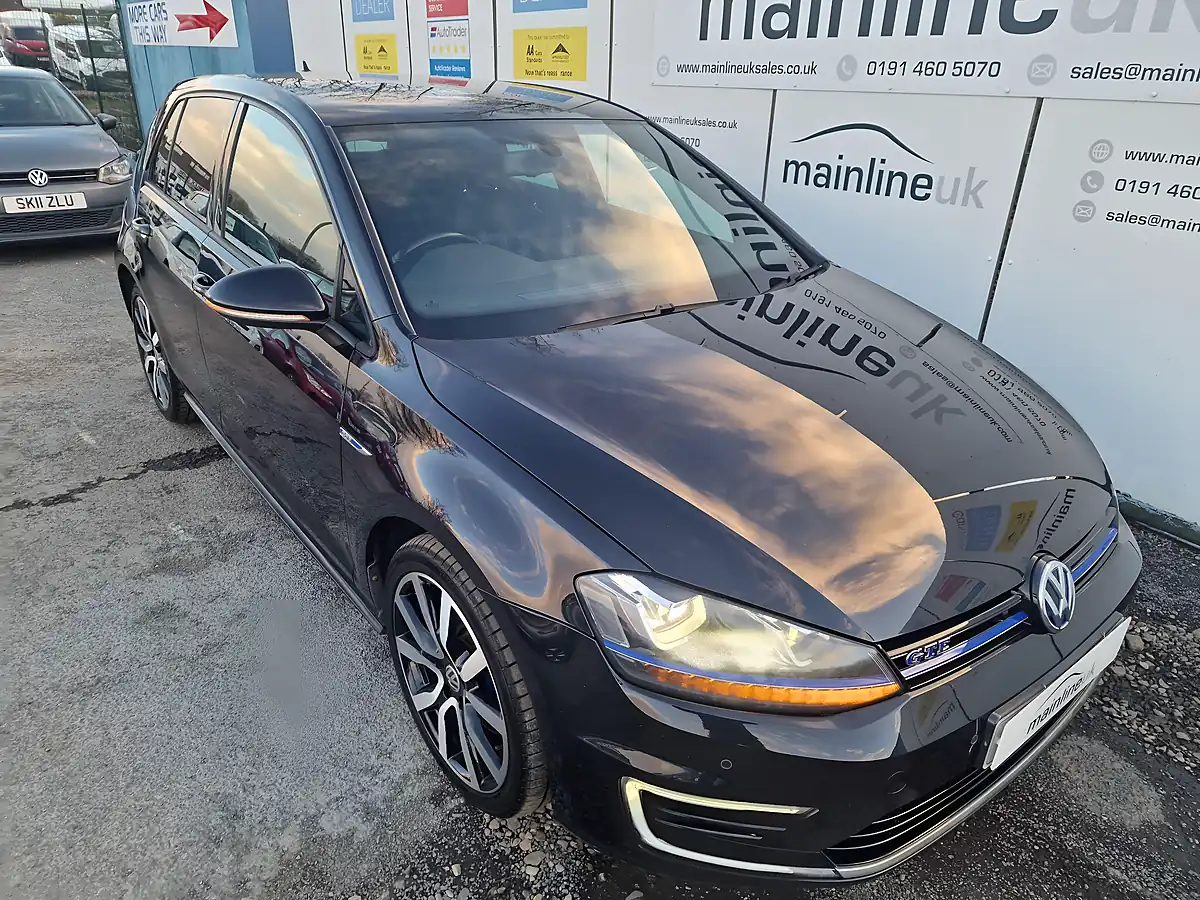 Used 2016 Volkswagen Golf Gte Black - Front View