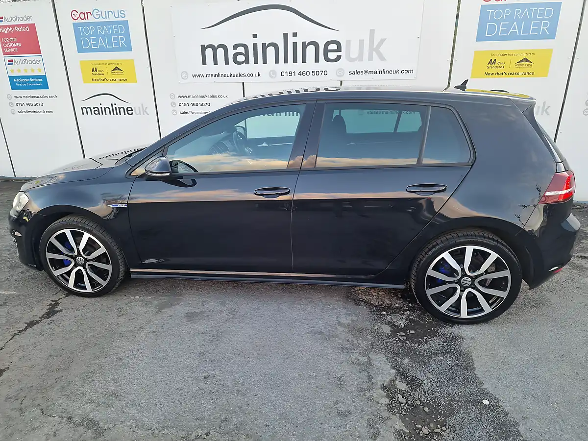 Used 2016 Volkswagen Golf Gte Black - Interior and Exterior details 12