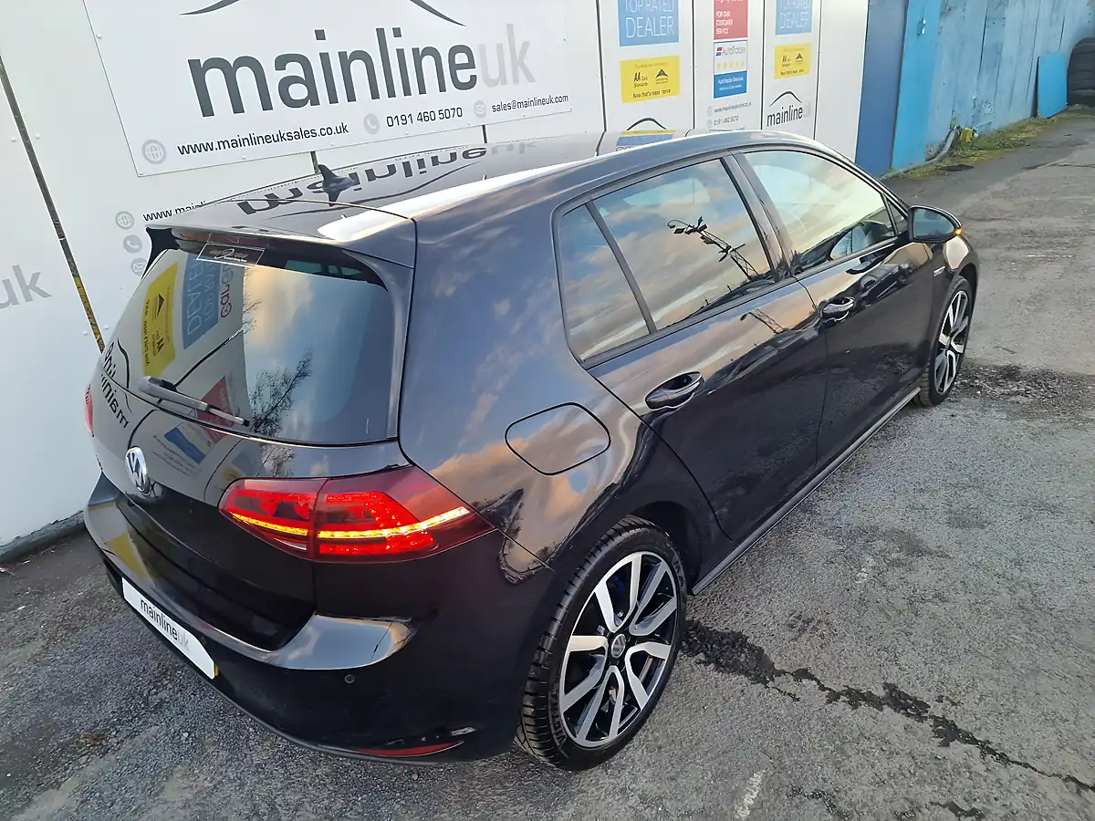 Used 2016 Volkswagen Golf Gte Black - Interior and Exterior details 16