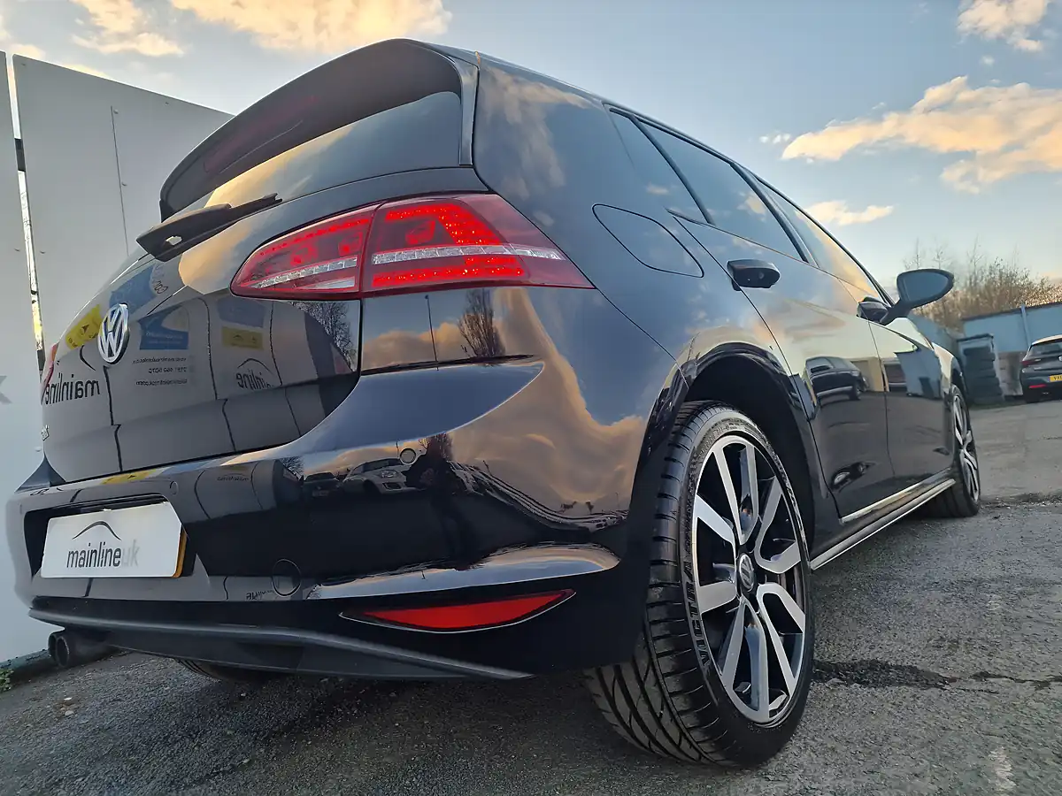 Used 2016 Volkswagen Golf Gte Black - Interior and Exterior details 18