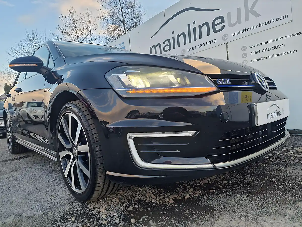 Used 2016 Volkswagen Golf Gte Black - Interior and Exterior details 6