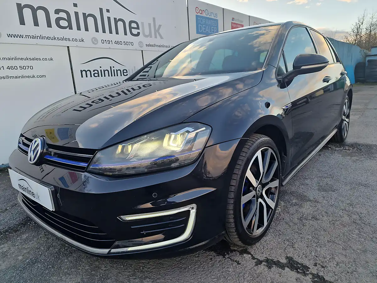 Used 2016 Volkswagen Golf Gte Black - Interior and Exterior details 8