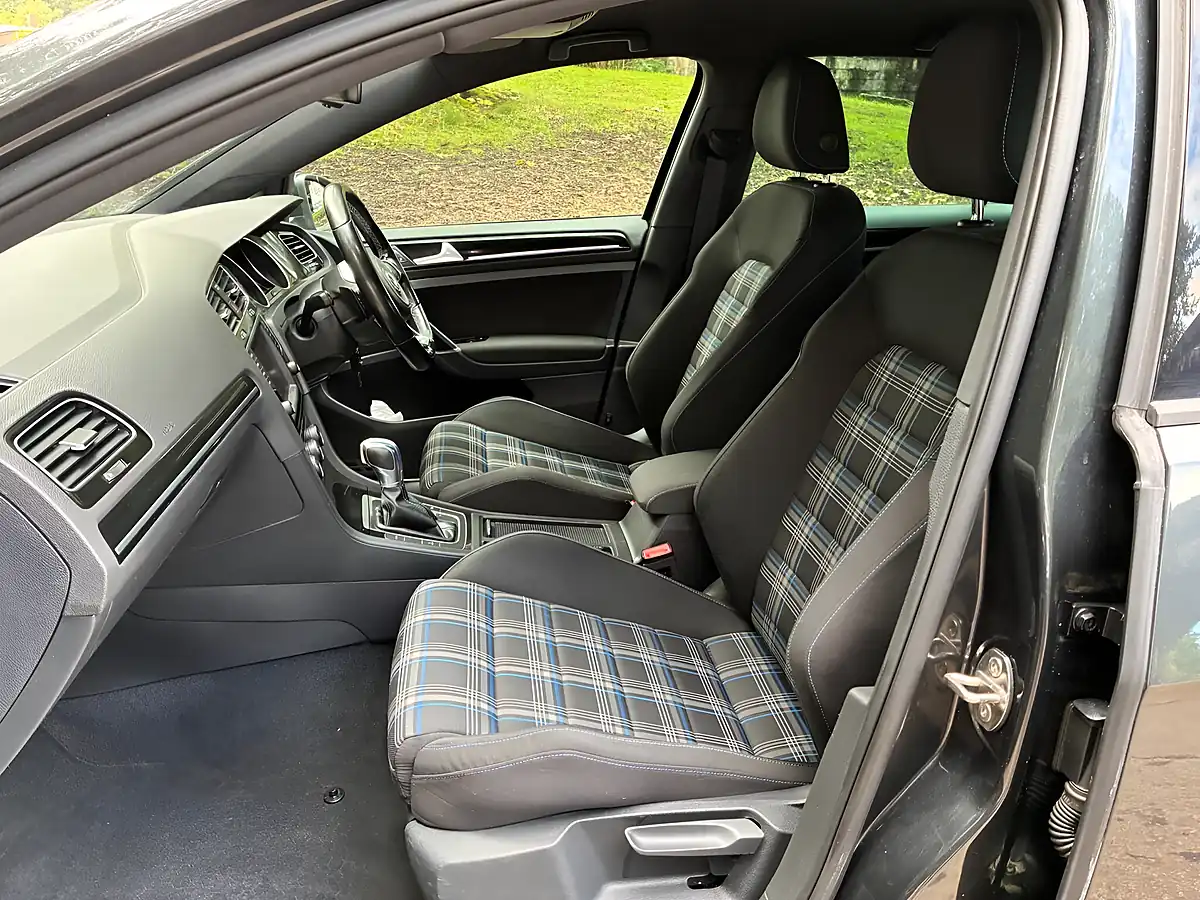 Used 2016 Volkswagen Golf Gte Nav Grey - Interior and Exterior details 16