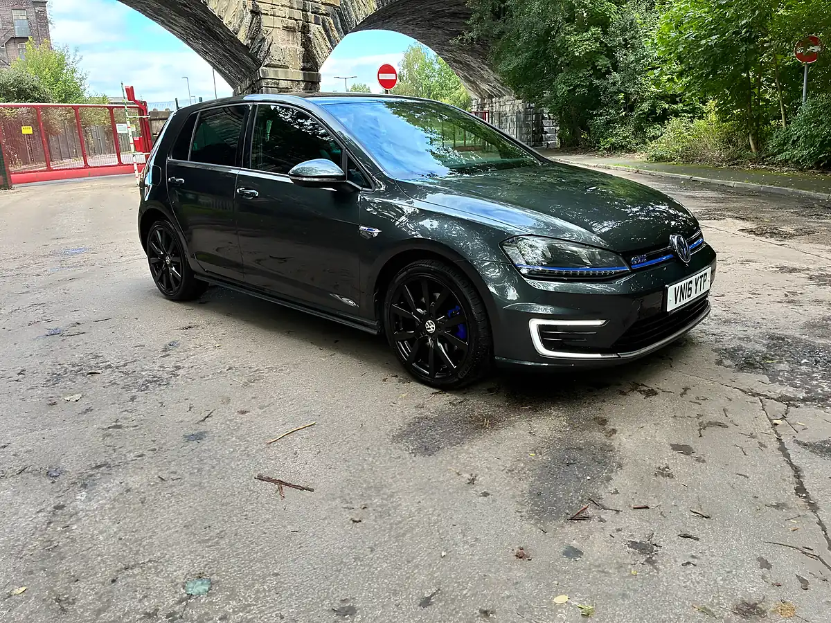 Used 2016 Volkswagen Golf Gte Nav Grey - Interior and Exterior details 3