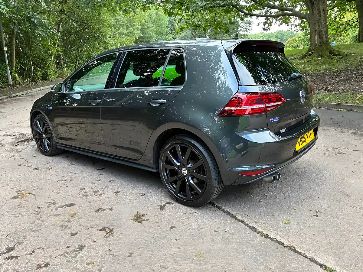 Used 2016 Volkswagen Golf Gte Nav Grey - Interior and Exterior details 8