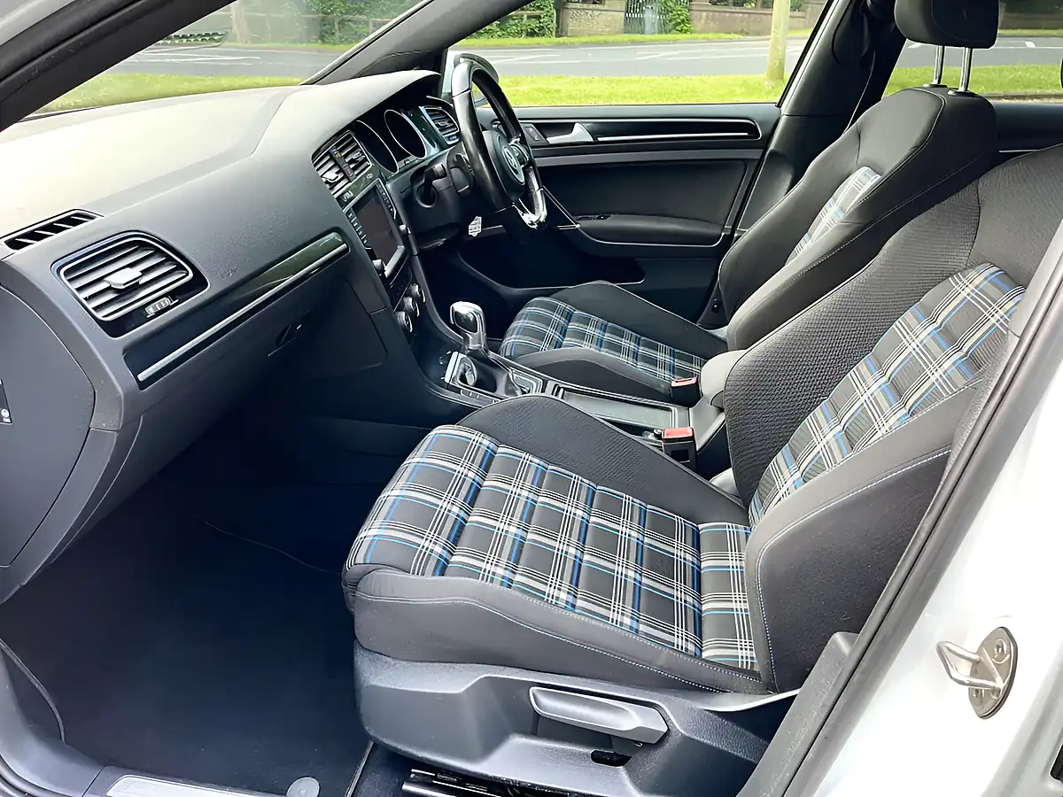 Used 2016 Volkswagen Golf Gte Nav White - Interior and Exterior details 11