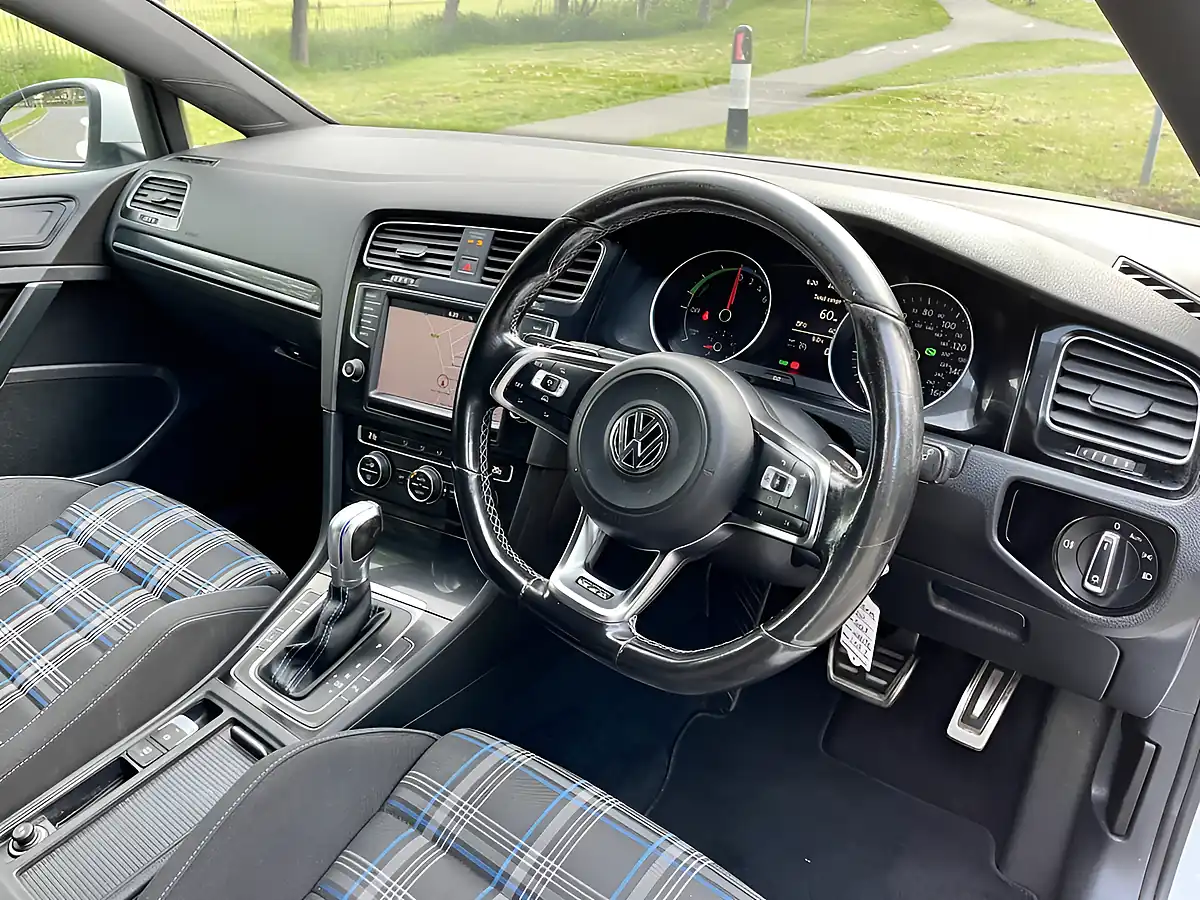 Used 2016 Volkswagen Golf Gte Nav White - Interior and Exterior details 13