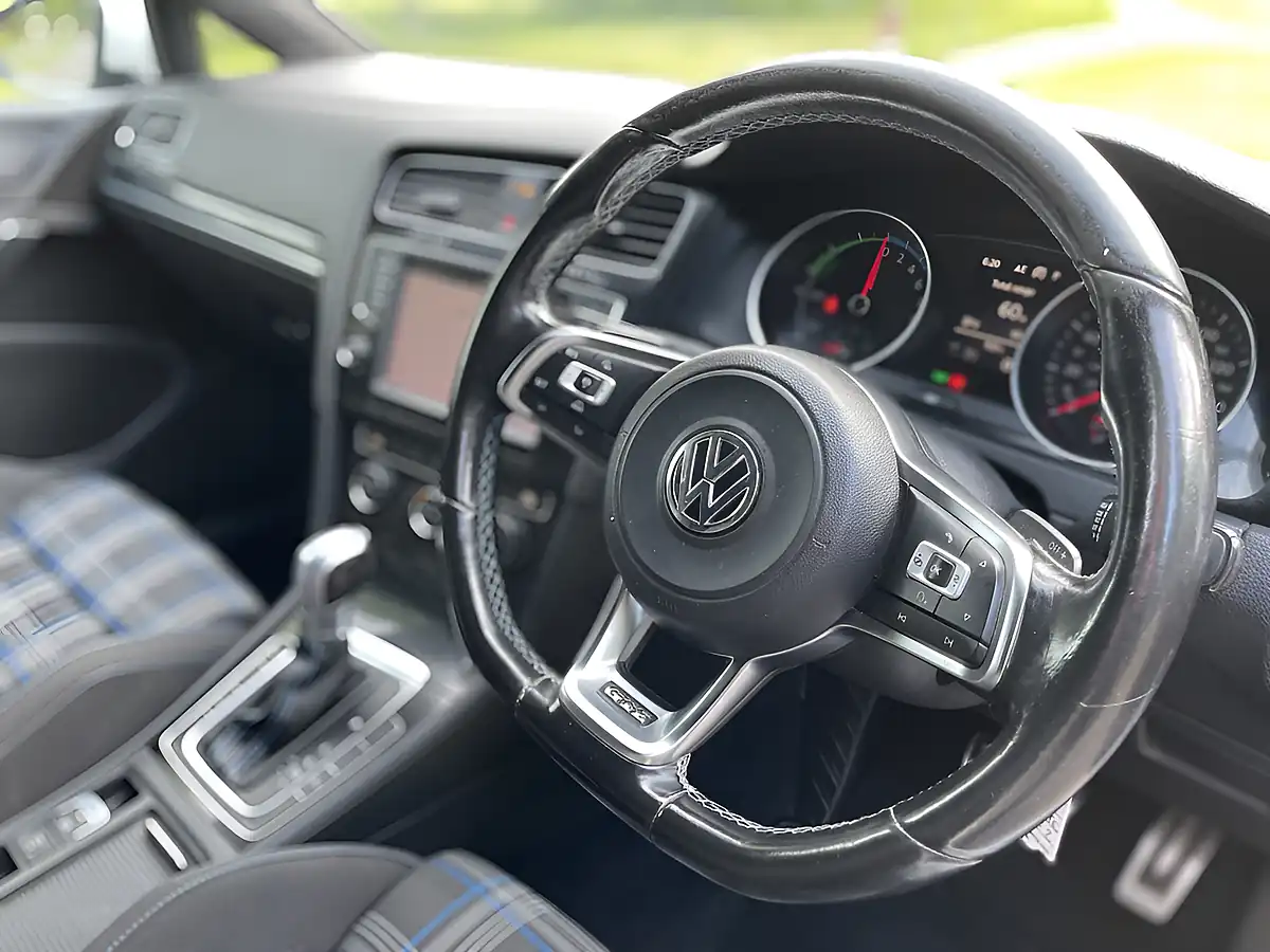 Used 2016 Volkswagen Golf Gte Nav White - Interior and Exterior details 14
