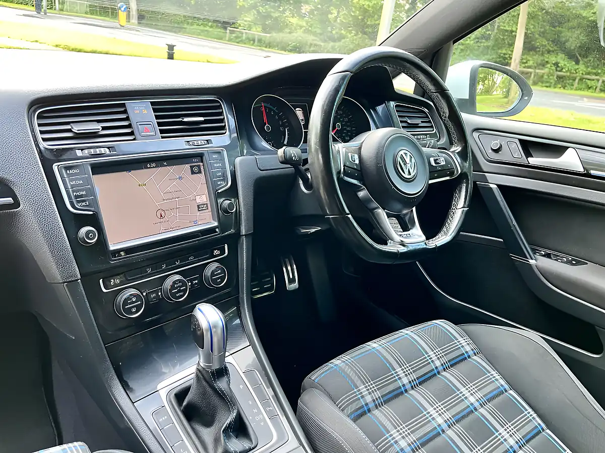 Used 2016 Volkswagen Golf Gte Nav White - Interior and Exterior details 16