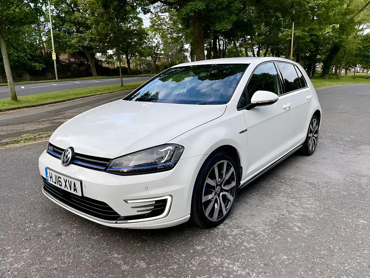 Used 2016 Volkswagen Golf Gte Nav White - Interior and Exterior details 3