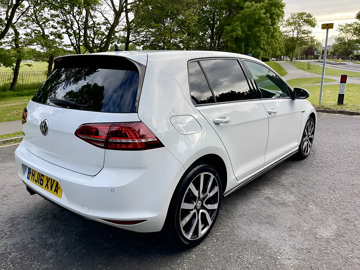 Used 2016 Volkswagen Golf Gte Nav White - Interior and Exterior details 5