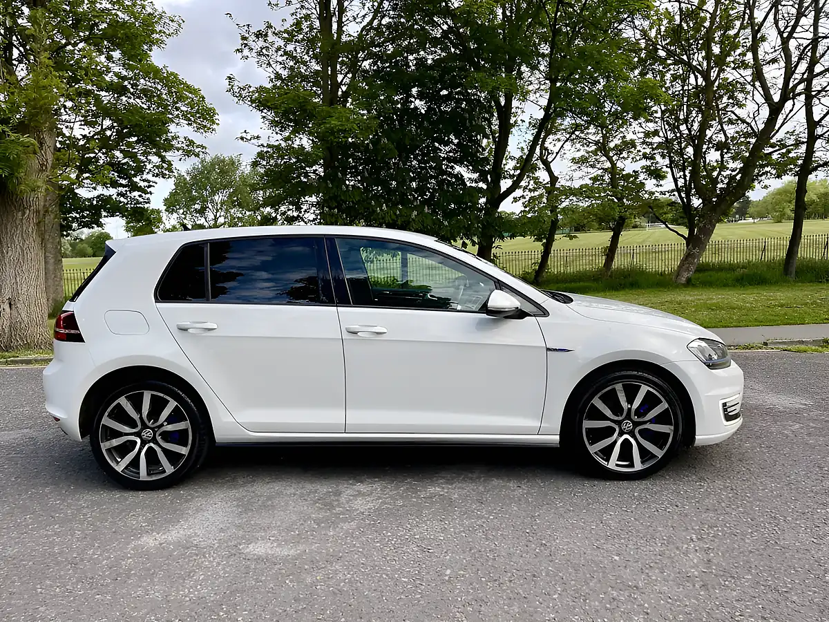 Used 2016 Volkswagen Golf Gte Nav White - Interior and Exterior details 6