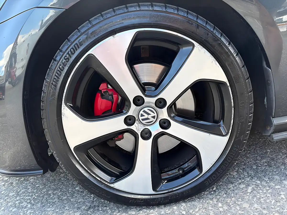 Used 2016 Volkswagen Golf GTI Bluemotion Tech Grey - Interior and Exterior details 20