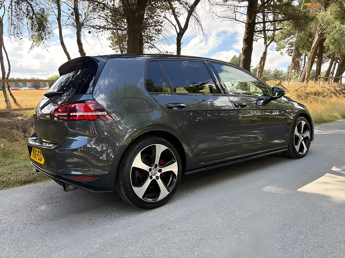 Used 2016 Volkswagen Golf GTI Bluemotion Tech Grey - Interior and Exterior details 6
