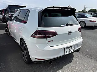 Used 2016 Volkswagen Golf GTI Clubsport 40 White - Interior and Exterior details 5