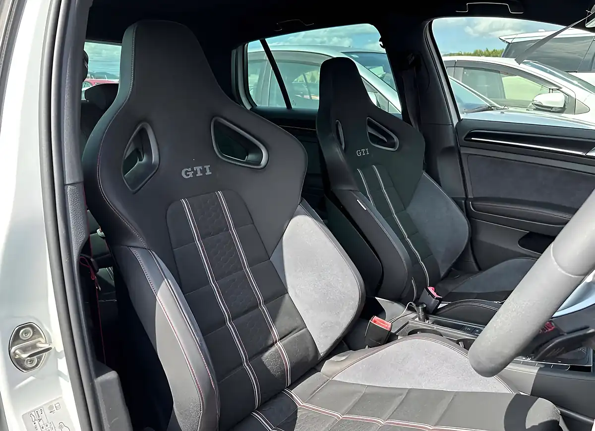 Used 2016 Volkswagen Golf GTI Clubsport 40 White - Interior and Exterior details 7