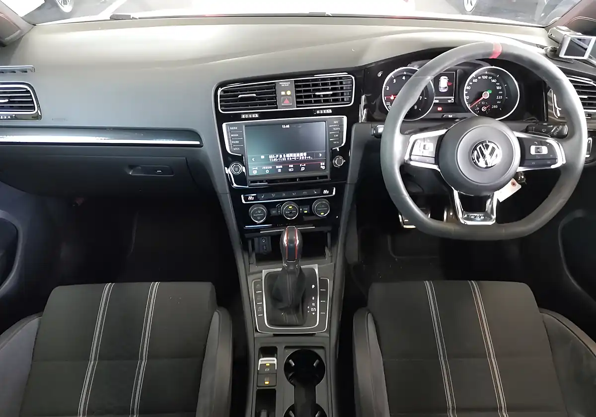 Used 2016 Volkswagen Golf GTI Clubsport 40 White - Interior and Exterior details 8