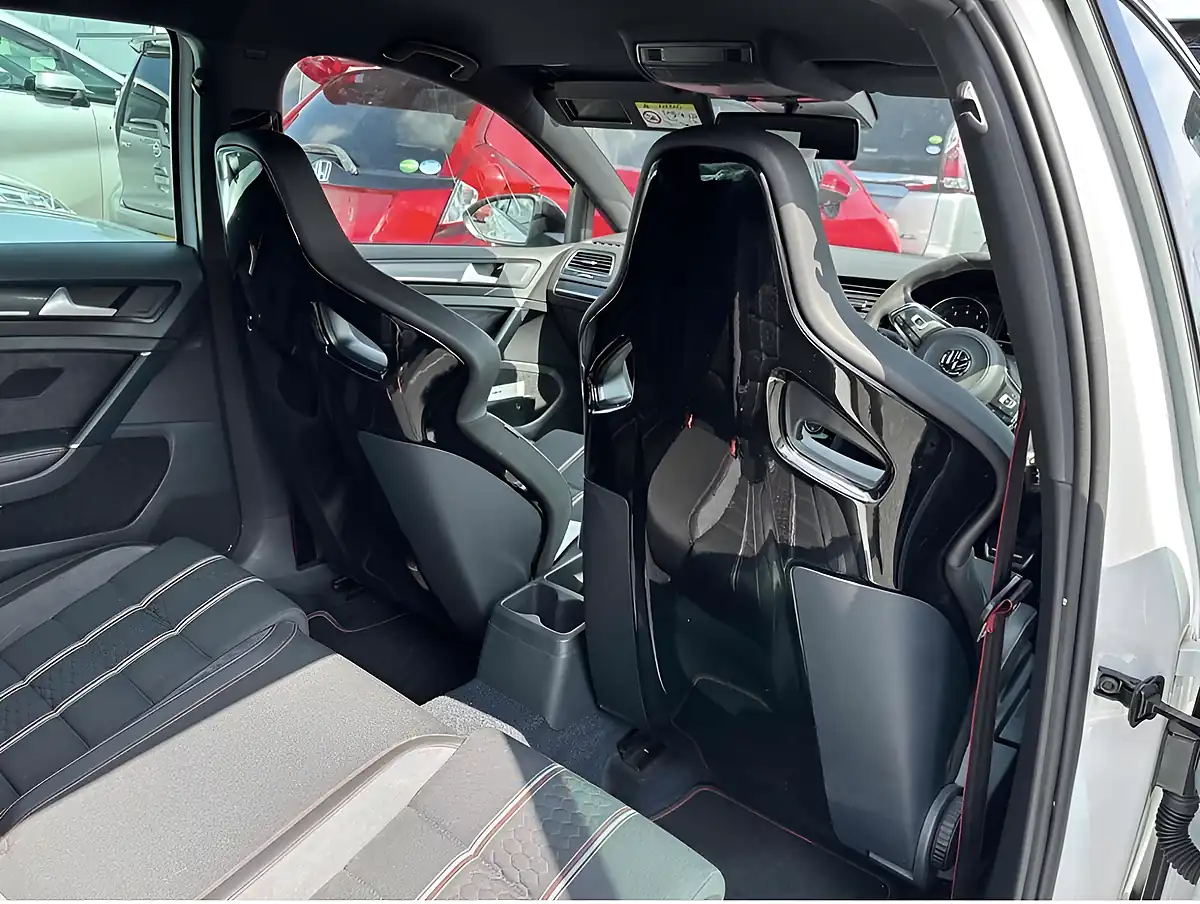 Used 2016 Volkswagen Golf GTI Clubsport 40 White - Interior and Exterior details 9